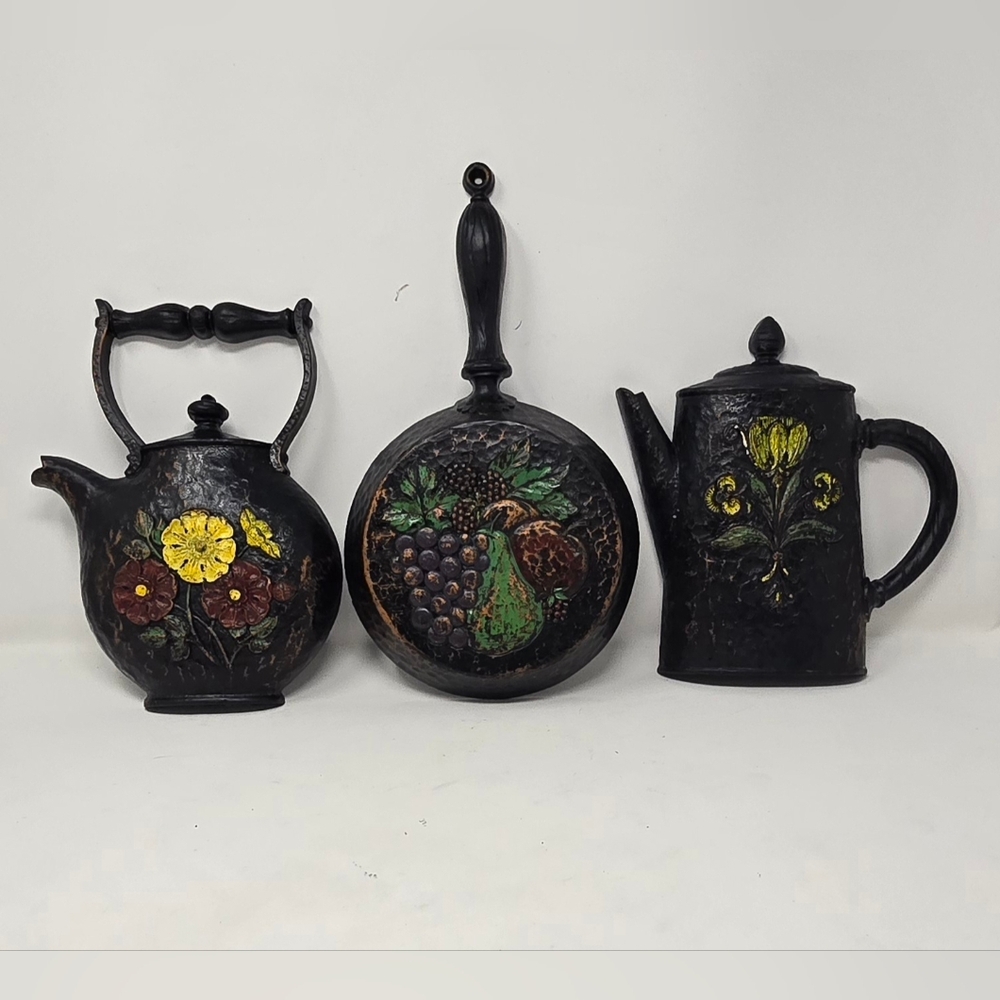 Vtg 1972 Homco MCM wall hanging kitchen decor trio pan teapot coffee pot‎ rustic